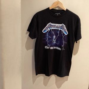 Retro Metallica Tshirt size: medium